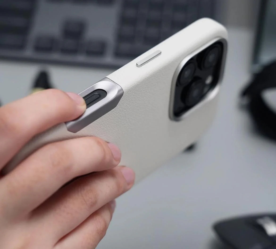 Classic Leather Magnet Shield- iPhone 16 Series